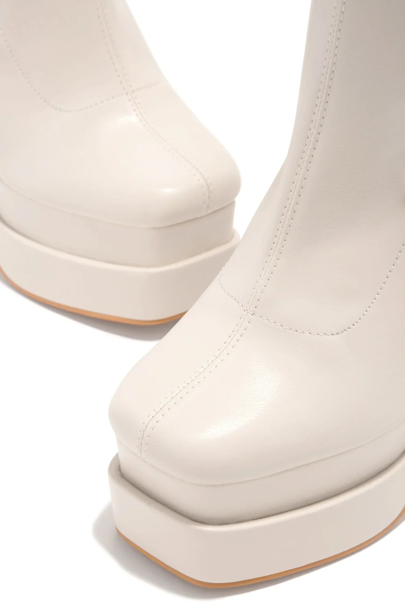 Bota Cano Longo Salto Alto Desiree